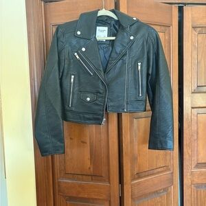 Abercrombie and Fitch Vegan Leather Black Cropped Jacket (Never Worn)